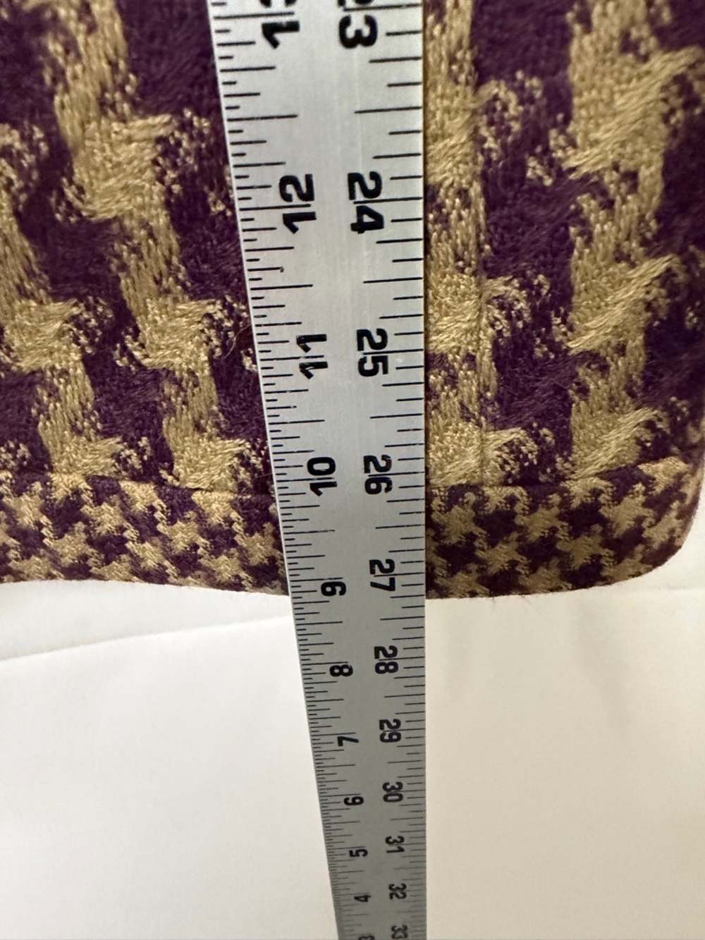 Carolina Herrera Houndstooth Blazer in Burgundy and Tan - Picture 4 of 5